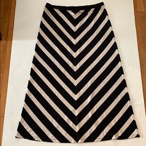 White House Black Market Black and Cream Skirt